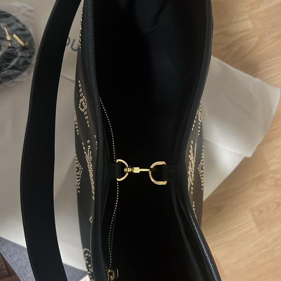 Beautiful bag!! Gold details! - Picture 4 of 5